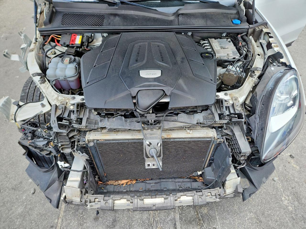 2021 PORSCHE CAYENNE