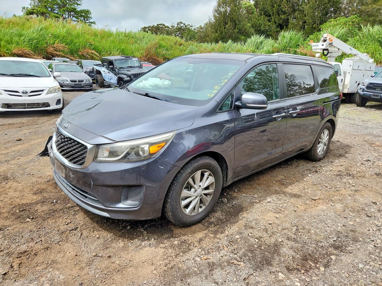 2016 KIA SEDONA LX - Middle-low