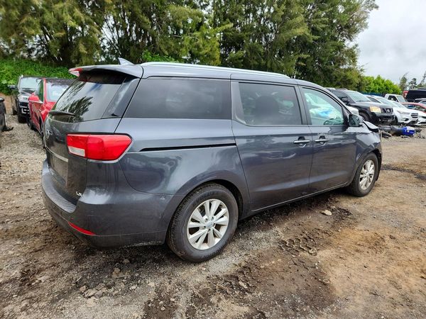 2016 KIA SEDONA LX - Middle-low