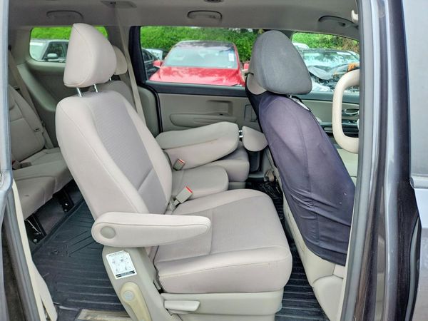 2016 KIA SEDONA LX - Middle-low