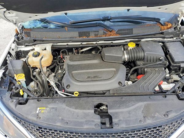 2020 CHRYSLER VOYAGER LX