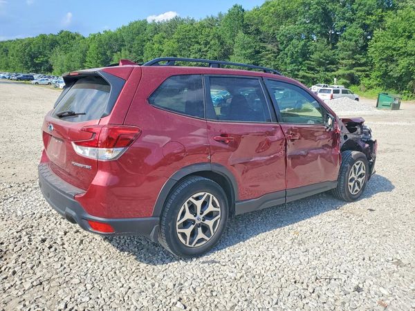 2022 SUBARU FORESTER Premium