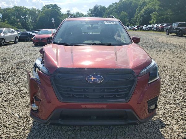 2022 SUBARU FORESTER Premium