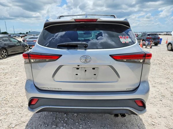 2021 TOYOTA HIGHLANDER XSE