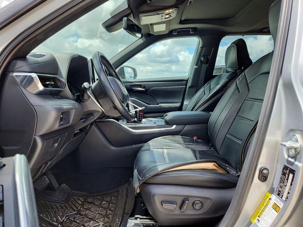 2021 TOYOTA HIGHLANDER XSE