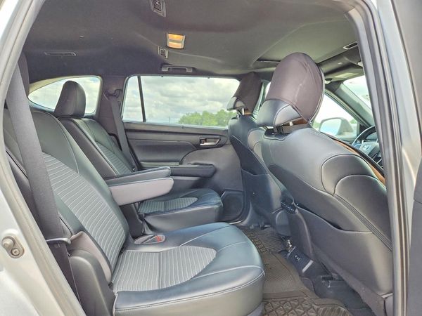 2021 TOYOTA HIGHLANDER XSE