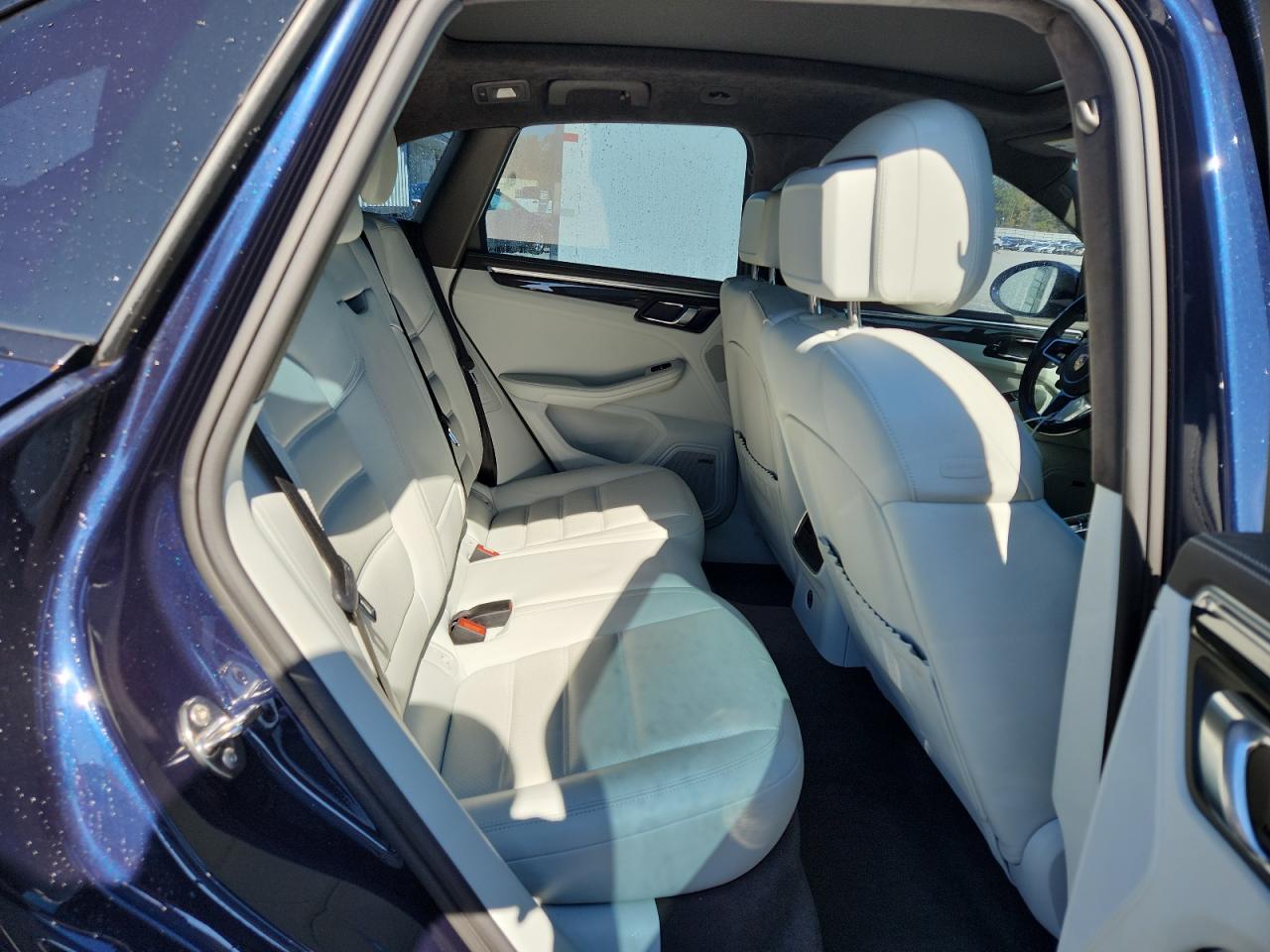 2020 PORSCHE MACAN