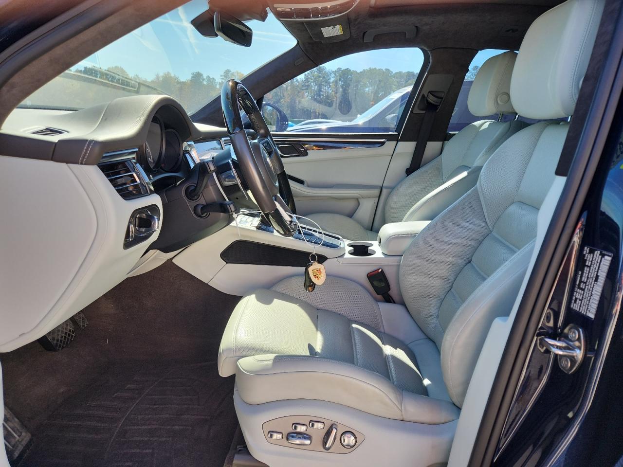2020 PORSCHE MACAN