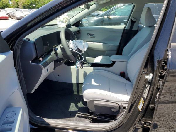 2026 HYUNDAI KONA SE