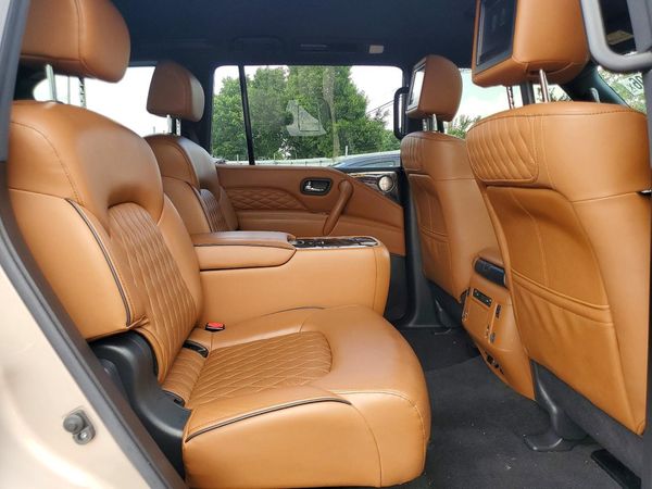 2021 INFINITI QX80 SV