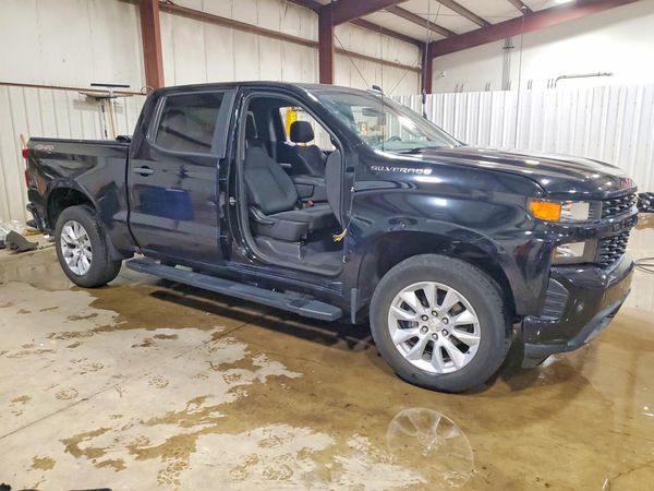 2019 CHEVROLET SILVERADO Custom — Passenger 3/4