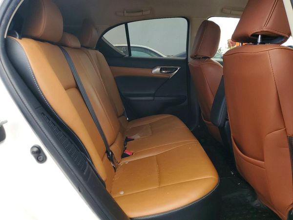 2016 LEXUS CT 200h