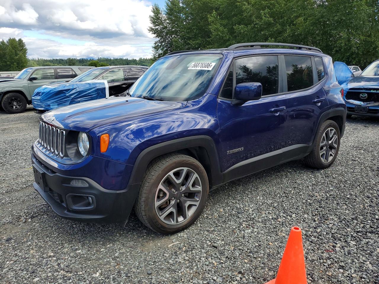2018 JEEP RENEGADE LATITUDE 4X2 — Front 3/4