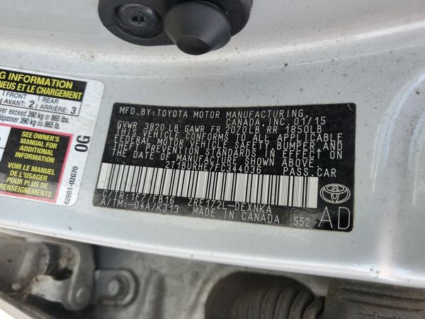 2015 TOYOTA COROLLA