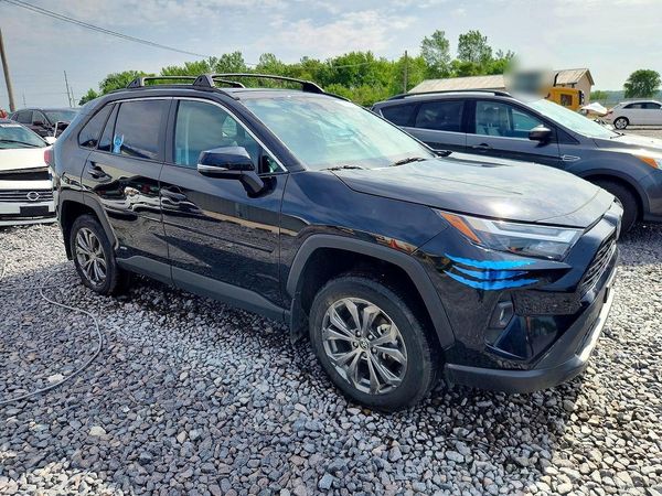2023 TOYOTA RAV4 XLE Premium