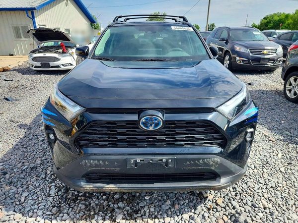 2023 TOYOTA RAV4 XLE Premium