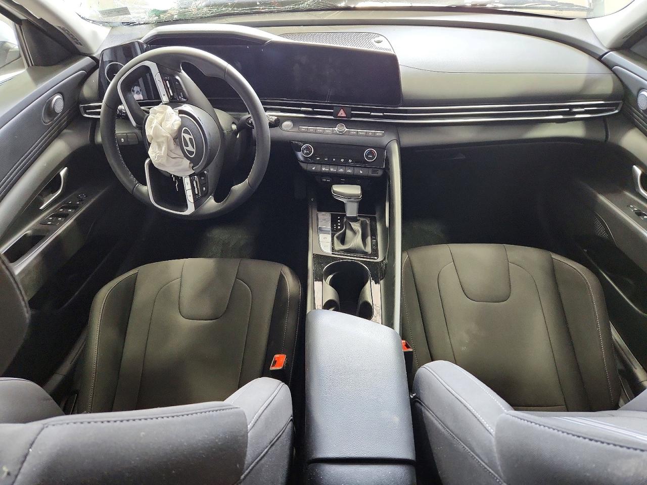 2024 HYUNDAI ELANTRA SEL w/ Convenience Pkg