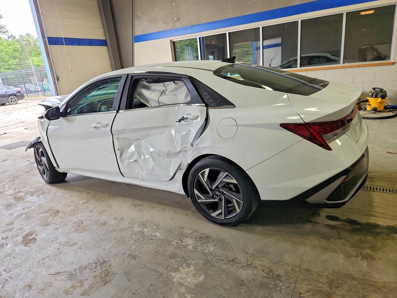 2024 HYUNDAI ELANTRA SEL w/ Convenience Pkg