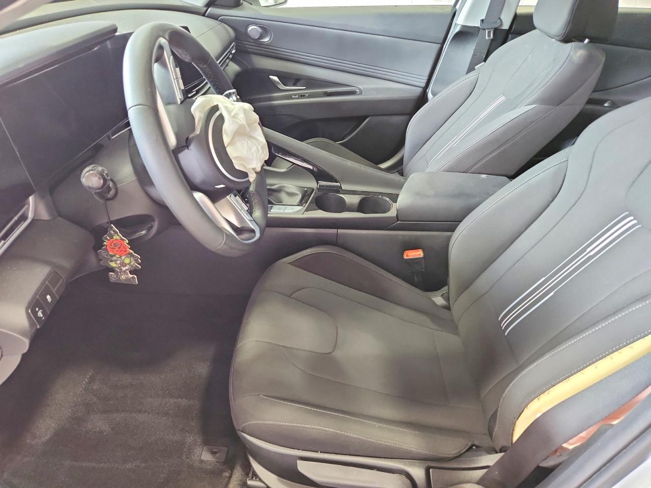 2024 HYUNDAI ELANTRA SEL w/ Convenience Pkg