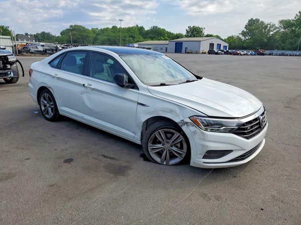 2021 VOLKSWAGEN JETTA