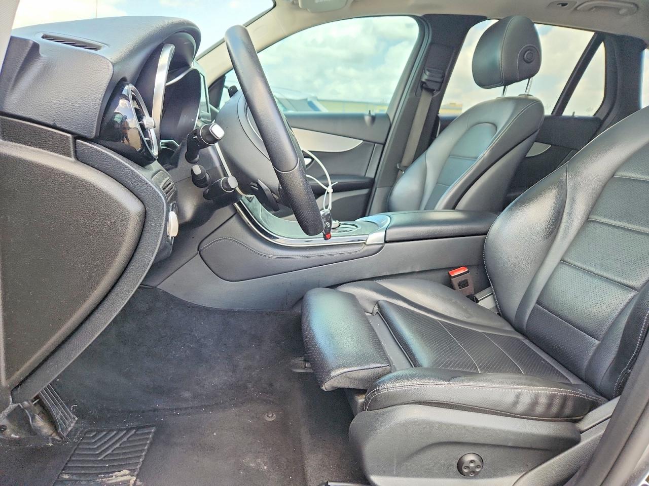 2019 MERCEDES-BENZ GLC GLC300
