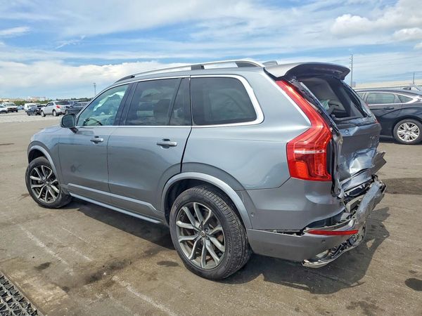 2018 VOLVO XC90