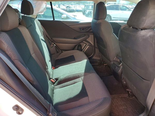 2022 SUBARU OUTBACK Base