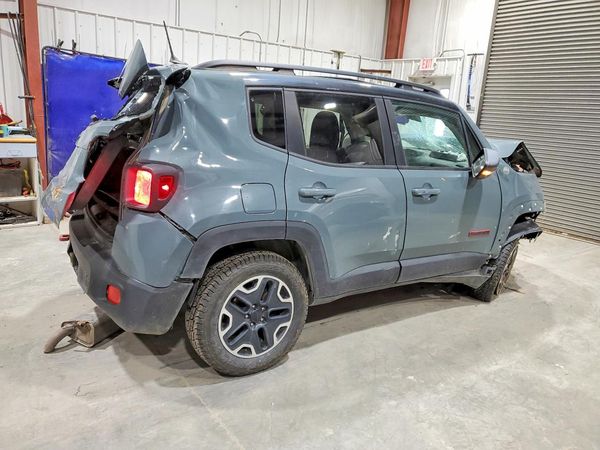 2016 JEEP RENEGADE TRAILHAWK 4X4