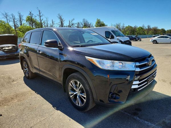 2017 TOYOTA HIGHLANDER LE/LE Plus