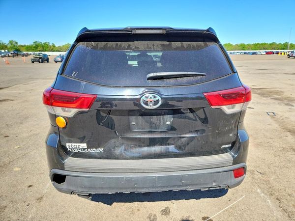 2017 TOYOTA HIGHLANDER LE/LE Plus