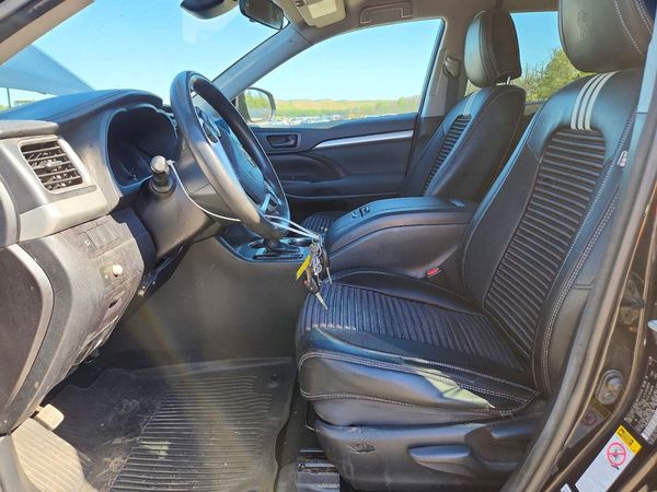2017 TOYOTA HIGHLANDER LE/LE Plus
