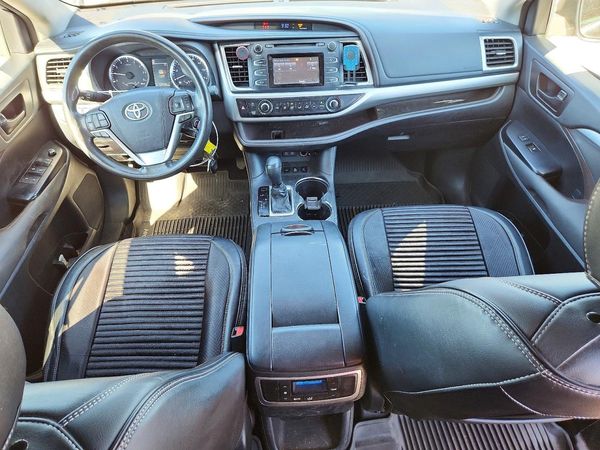 2017 TOYOTA HIGHLANDER LE/LE Plus