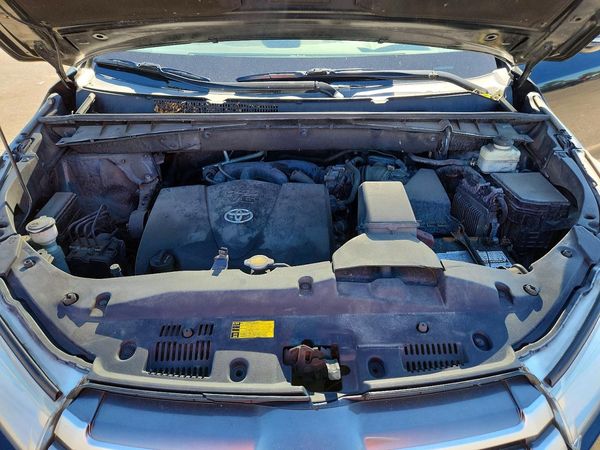 2017 TOYOTA HIGHLANDER LE/LE Plus