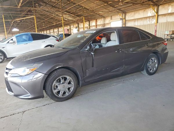 2016 TOYOTA CAMRY