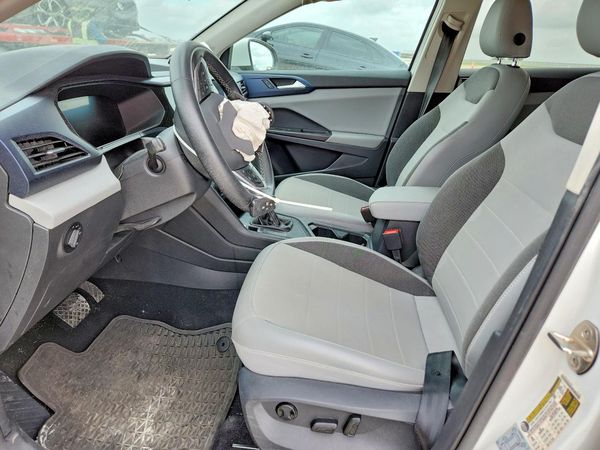 2022 VOLKSWAGEN TAOS SE