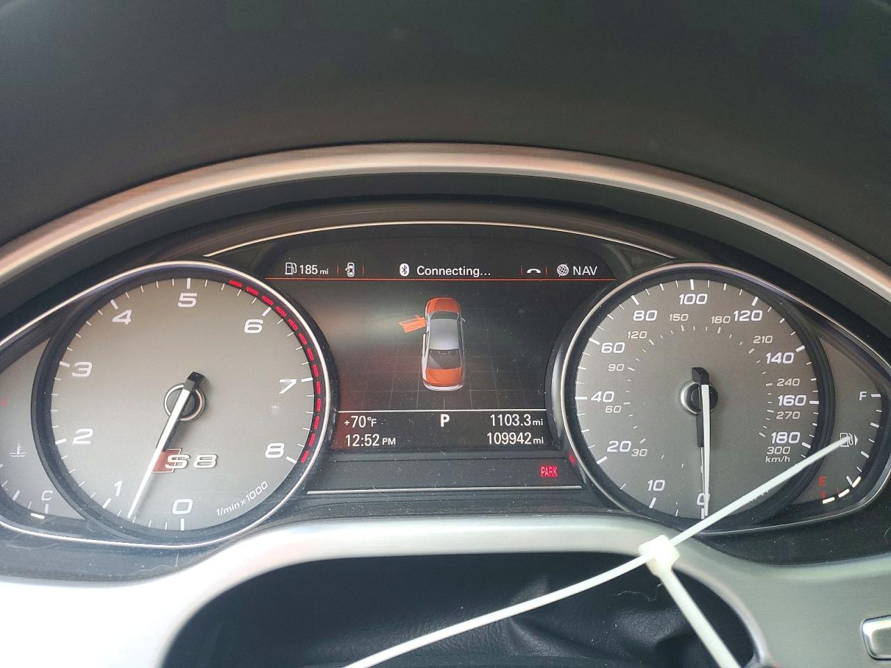 2013 AUDI S8