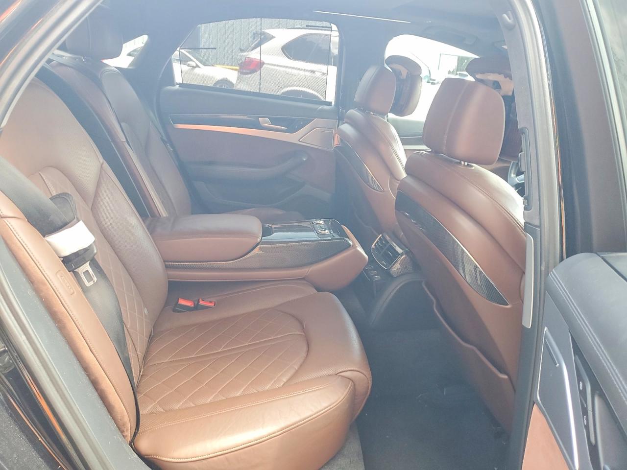 2013 AUDI S8