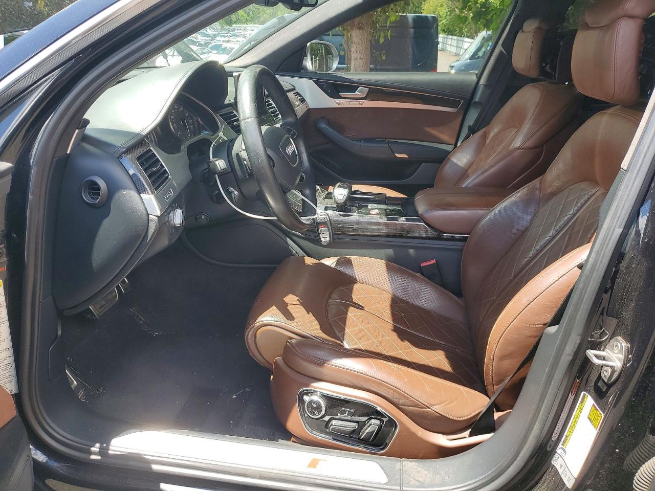 2013 AUDI S8
