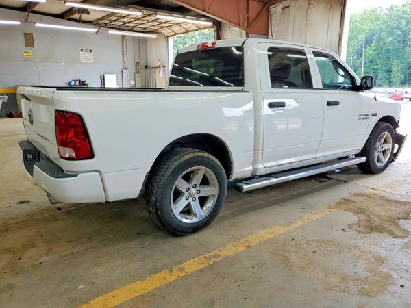 2015 RAM 1500 ST