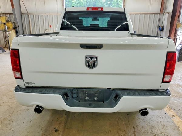 2015 RAM 1500 ST