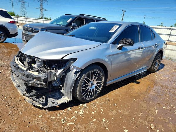 2021 TOYOTA CAMRY SE — Front 3/4