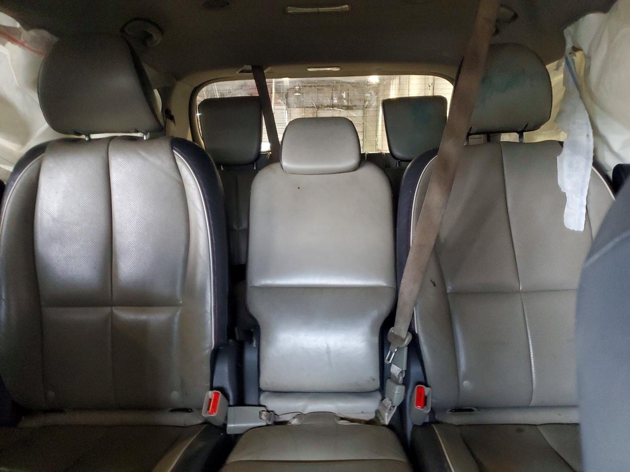 2017 KIA SEDONA LX