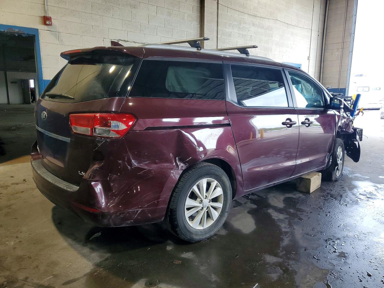 2017 KIA SEDONA LX