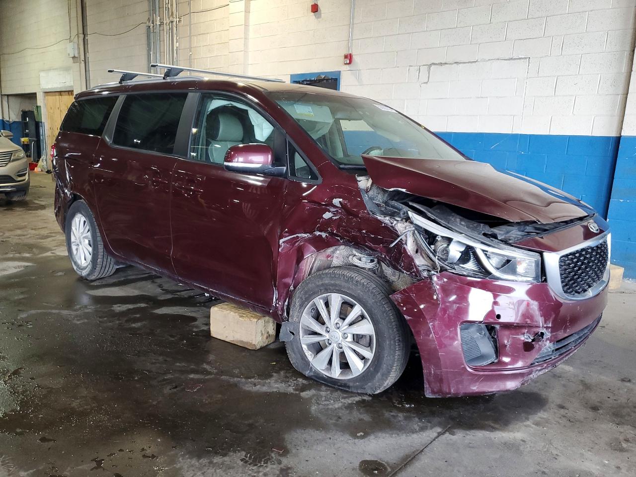 2017 KIA SEDONA LX