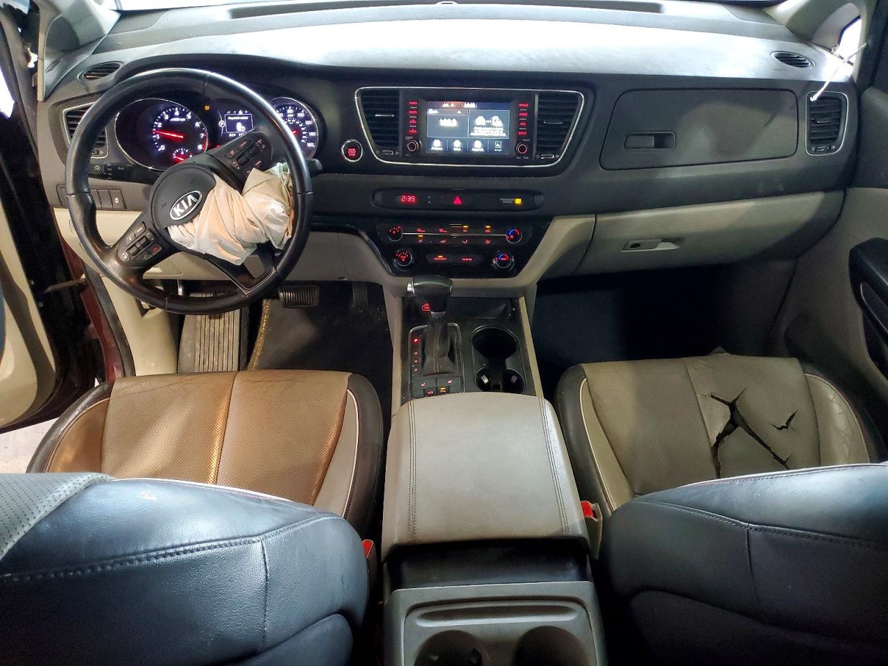 2017 KIA SEDONA LX