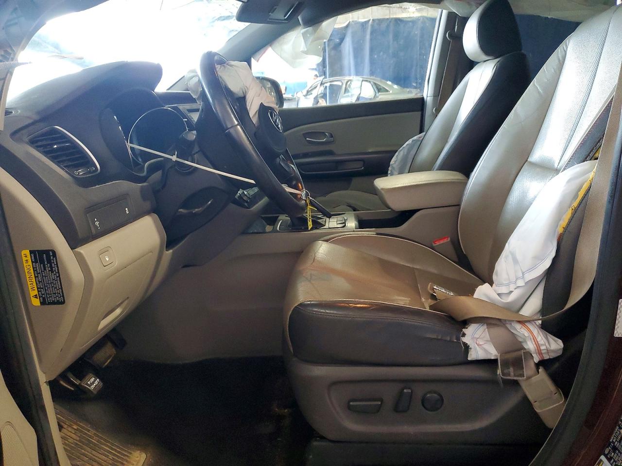 2017 KIA SEDONA LX