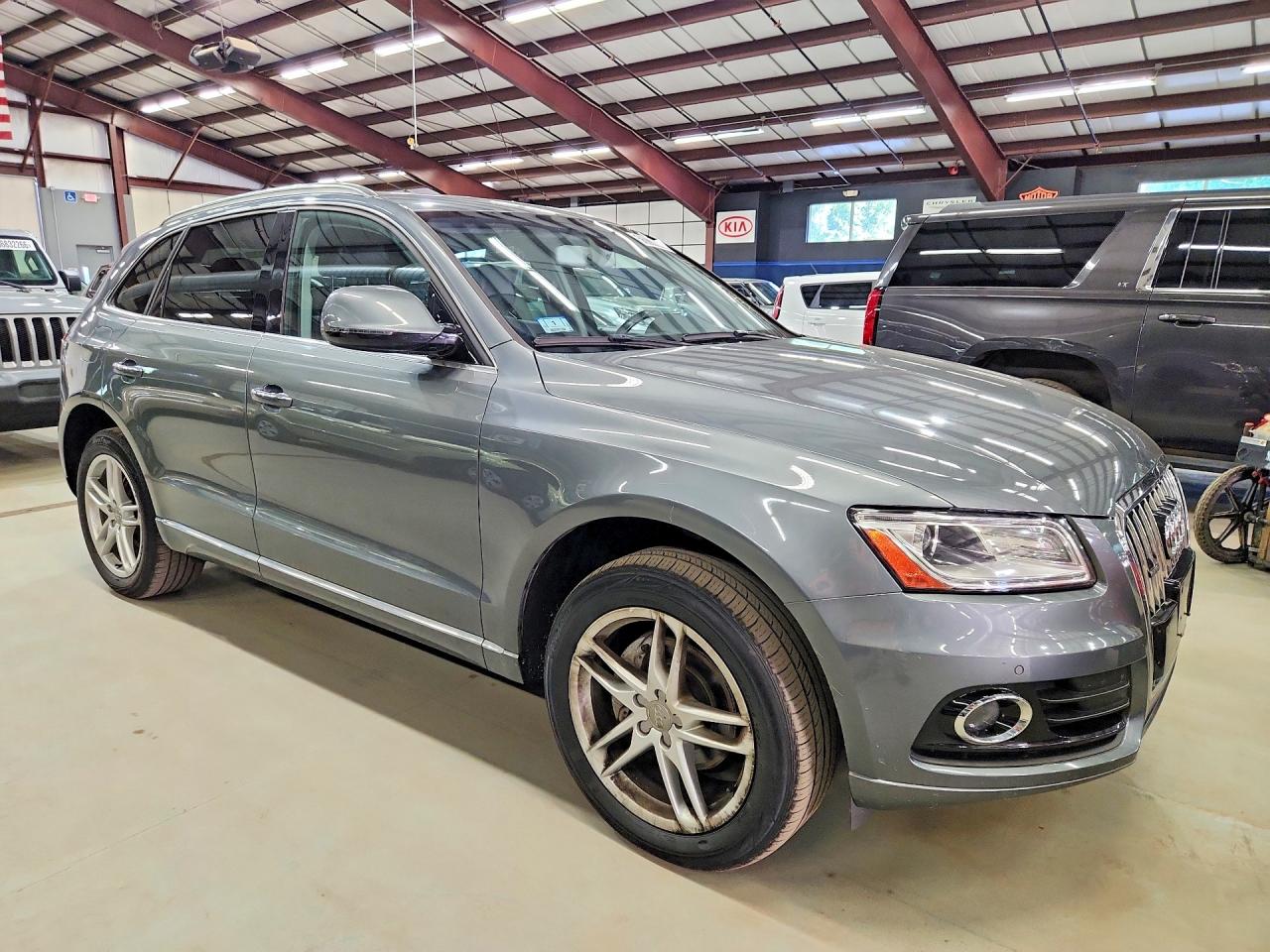 2017 AUDI Q5 quattro Premium