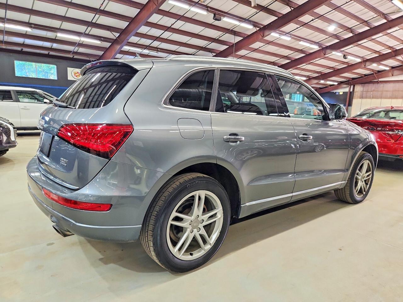 2017 AUDI Q5 quattro Premium