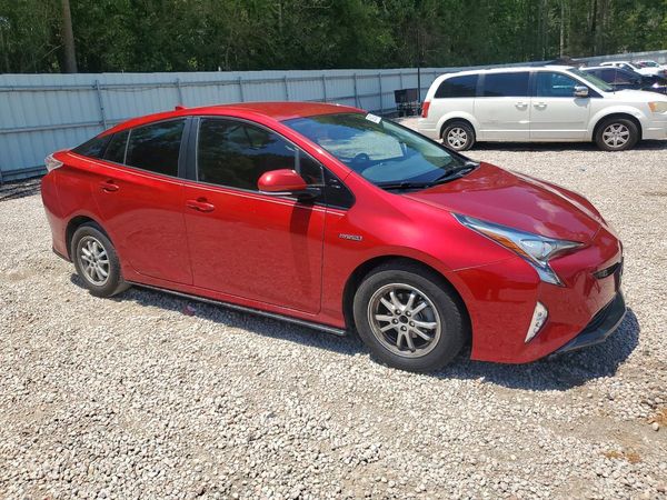 2017 TOYOTA PRIUS