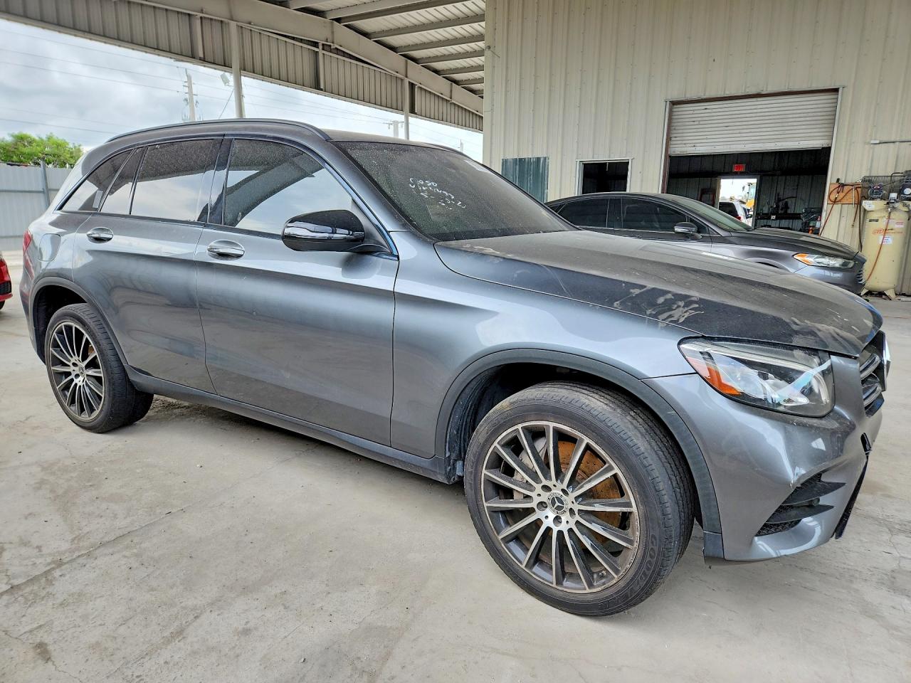 2019 MERCEDES-BENZ GLC GLC300